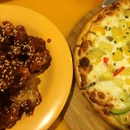 Love Letter Pizza & Chicken photo by Bruce Xu