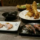 Toros Japanese Fusion Seafood photo by Odilia Chan