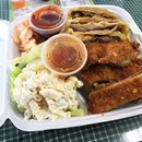 Gina's B-B-Q photo by Jarin Udom