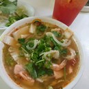 Pho Hoa Noodle Soup photo by Duygu Ebcim